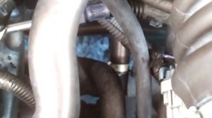 ВАЗ 2114. Правильная установка новых патрубков печки снаружи на случай, если забыли.