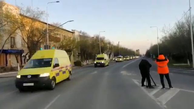 Колонны карет скорой помощи выехали на улицы городов Казахстана смотреть онлайн