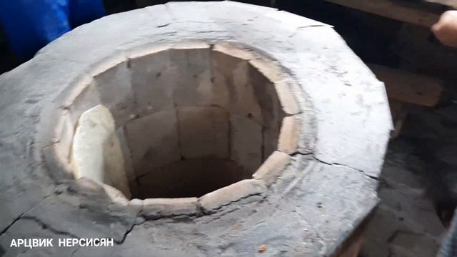 VLOG//Թխում ենք լավաշ/բոքոն/բացում ենք խաշի սեզոնը//Печём лаваш/Армянское блюдо- Хаш. смотреть онлайн