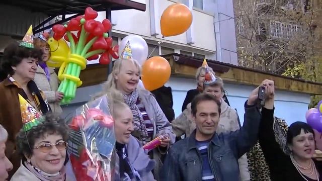 Любовь Гусар. Первый автомобиль в подарок. смотреть онлайн