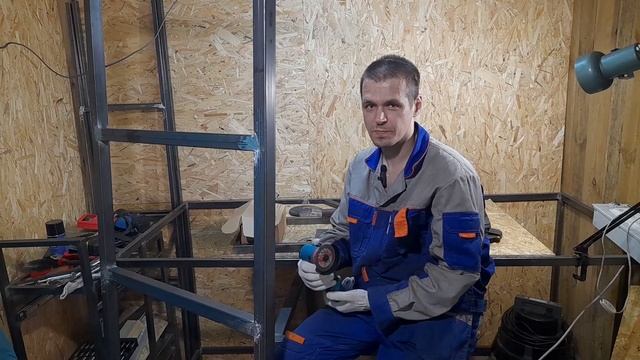 Новый верстак своими руками из профильной трубы (часть 1) смотреть онлайн