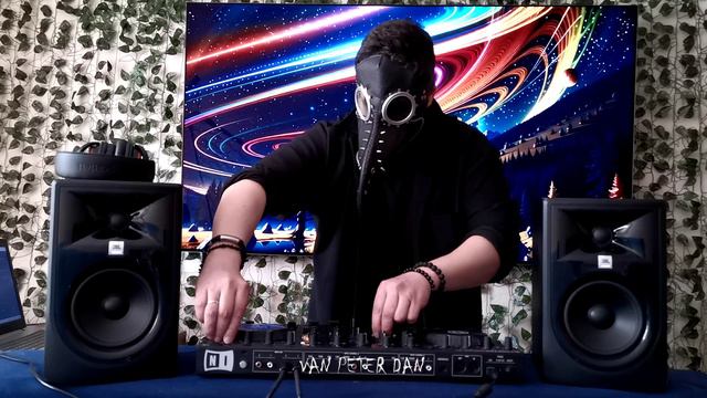 Ruback & VAN PETER DAN - THE UNKNOWN Extended Mix смотреть онлайн