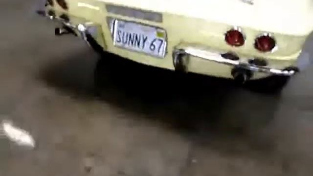 1967 Corvette StingRay Engine Rev смотреть онлайн