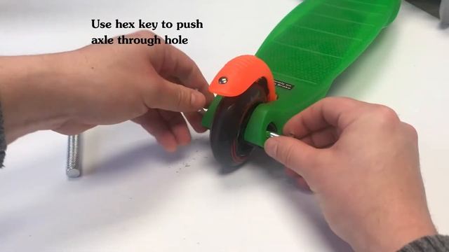 How to Change Rear Wheel on Micro Mini and Maxi смотреть онлайн