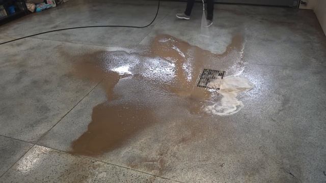 How Did My Garage Get SO Muddy?!? | The Detail Geek 2 смотреть онлайн