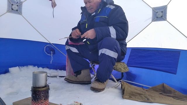 Сев. Каз. Обл. Оз Лобаново.Ловим окуня. смотреть онлайн