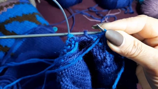 Продолжаем вязание пальто.Вяжем нижнюю часть рукава. смотреть онлайн