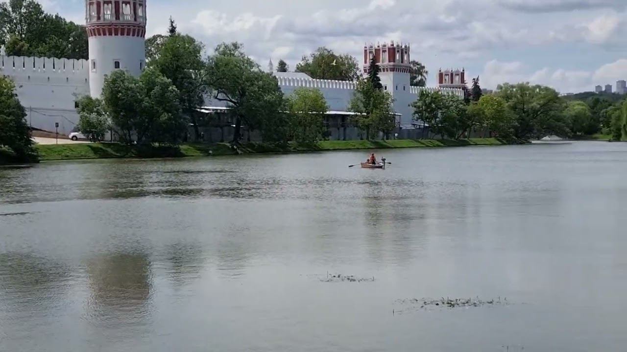 Москва пруд Новодевичьего монастыря. смотреть онлайн