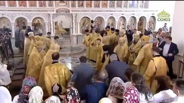 Патриарх Московский и всея Руси Кирилл поскользнулся и упал во время богослужения (Союз, 25.06.2022)