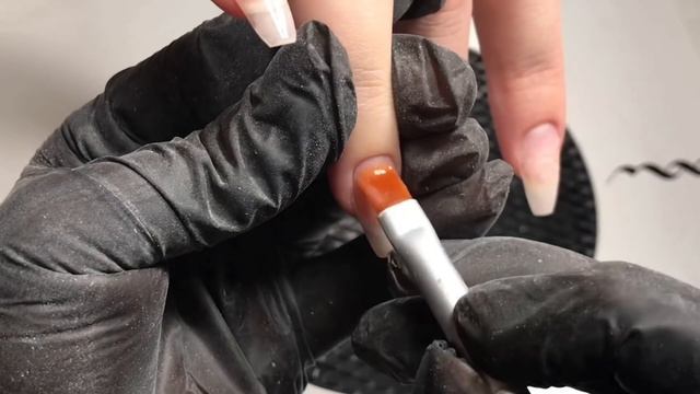 ГЕЛЕВАЯ КОРРЕКЦИЯ НАРОЩЕННЫХ НОГТЕЙ БЕЗ ОПИЛА / ровная выкладка материала / комби маникюр смотреть онлайн