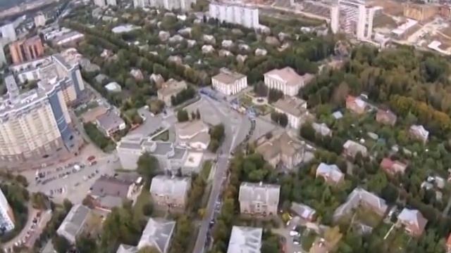 Видное с высоты птичьего полета День города смотреть онлайн