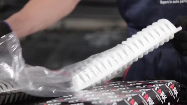 Bruksanvisning: Hvordan bytte Motorluftfilter på TOYOTA COROLLA E120 смотреть онлайн