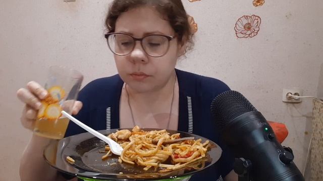 Мукбанг лапша WOK/Не стало Дани
