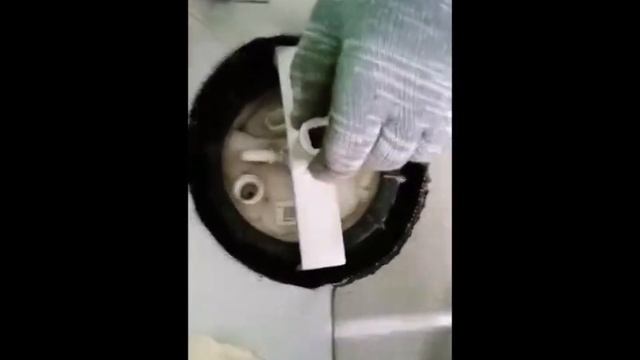 Быстрая замена бензонасоса Форд Фокус 2 не снимая бензобак I Ford Focus 2 смотреть онлайн