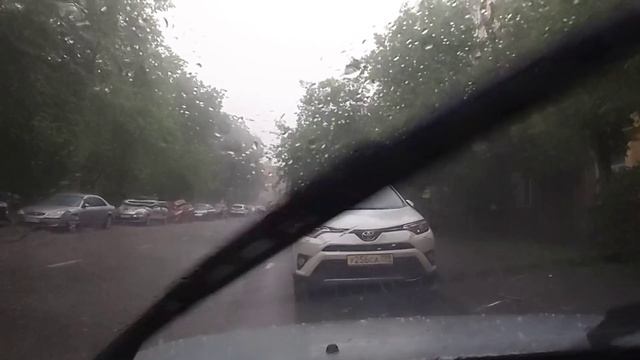 20 Июня 2020 года, Москва, град с ливнем. смотреть онлайн