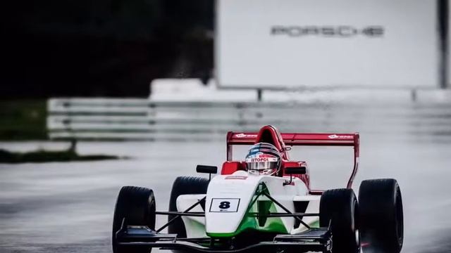 Vystaveni Formule Renault 2000 смотреть онлайн