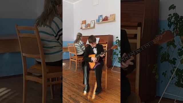 Обр. И. Порядина бел.нар. песня "Ой, чьи пчелы в огороде" исп.Чичук Павел смотреть онлайн