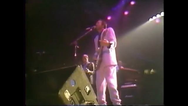 Eric Clapton ft. Mark Knopfler After Midnight (J.J. Cale) 1988 смотреть онлайн