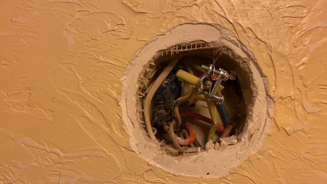 Ялта.Горят провода, причины, что делать. (Опасное электричество -21). Крым 2022. смотреть онлайн