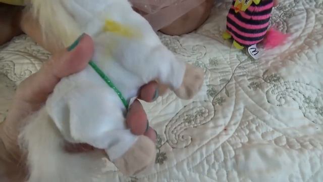 Алиса показала МЯГКИЕ ИГРУШКИ для детей Много игрушек Alice showed SOFT TOYS for смотреть онлайн