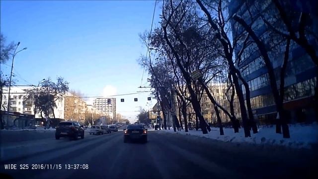 Ford Transit У537АА96 Проезд на красный Малышева гагарина смотреть онлайн