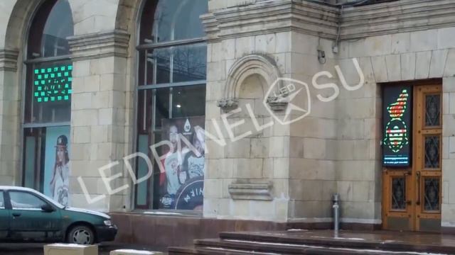 Видеовывеска P20 и P10 на магазине в Москве