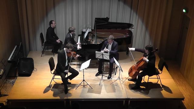 Edmund Finnis Quartet in Three Parts - I смотреть онлайн