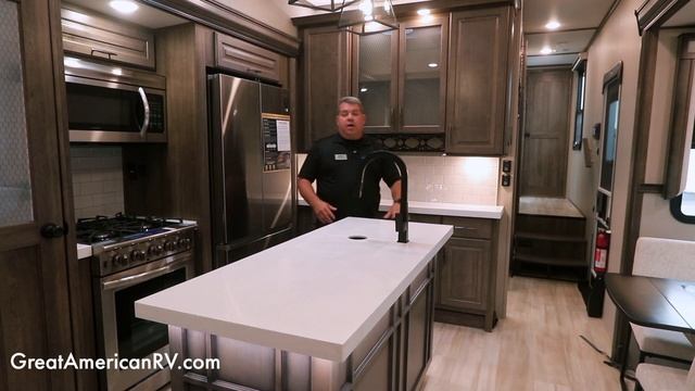 2022 Grand Design Solitude 378MBS FULL TOUR смотреть онлайн