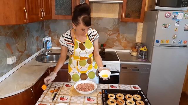 Бублики с фаршем в духовке. Рецепт необычной и вкусной закуски!!! смотреть онлайн