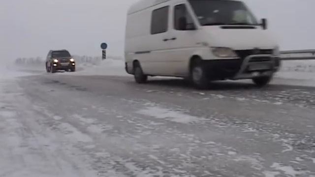 Трасса "Одессе-Киев" в снегу.m2p смотреть онлайн