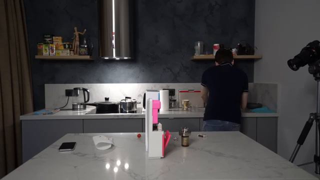 готовлю спагетти миниатюрными инструментоми - TheBrianMaps смотреть онлайн