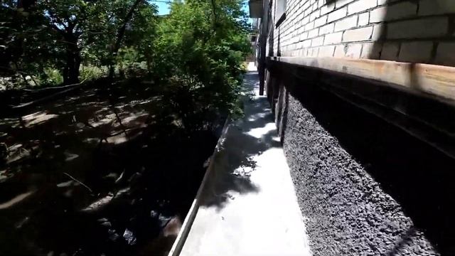 Отмостка из бетона вокруг девяти этажного дома, своими руками. смотреть онлайн