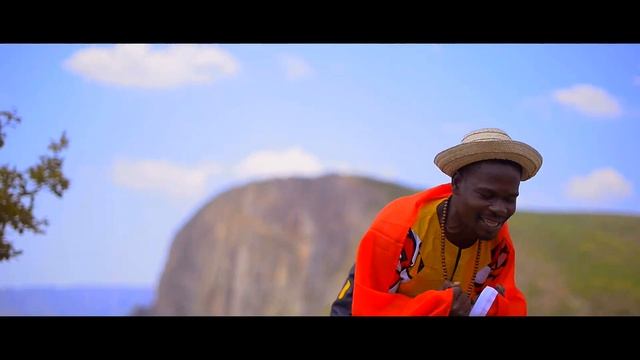 DI SI Nossa Angola Video Oficial OVMBUNDU FILMES © 2019 Music by DI SI performing Nossa Angol смотреть онлайн