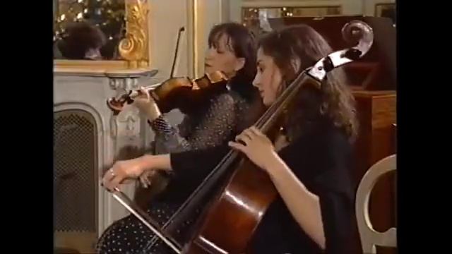 Susanna Gregorian  & Justus FRANTZ . Anton Webern . Die Schatz Walze