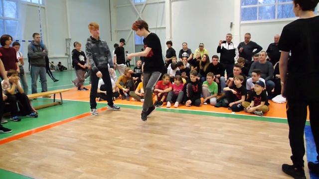 отбор 16-18 слайс vs Dan Fox vs Silver vs Артикэт - брейкданс чемпионат г.Королев смотреть онлайн