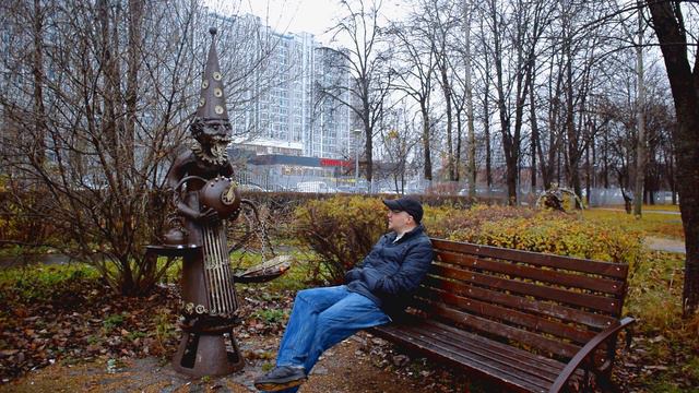 Влог из Москвы, находимся в сквере «Знаки Зодиака» смотреть онлайн
