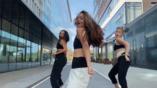 Doja Cat - Woman смотреть онлайн