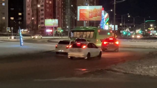 Оренбург, Салмышская ул. вечером смотреть онлайн