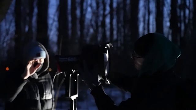 Как СНЯТЬ ВИДЕО в диких условиях | Ставим Видеосвет С ГЕНЕРАТОРОМ смотреть онлайн