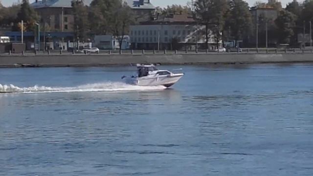 Нева во времени.365 дней за 33 минуты.С 16.04.2013 (канун ледохода) по 15.04.2014 смотреть онлайн
