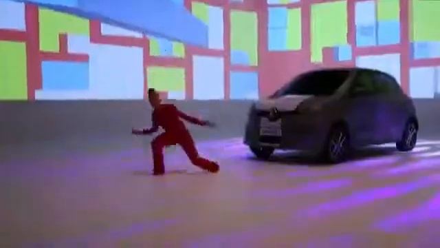 Undress New Twingo   The Strip Tweet By Renault   Février 2014