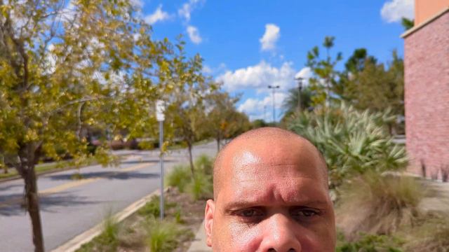 The Pixel 7 Pro camera has a cheat code | Engineer Reacts смотреть онлайн