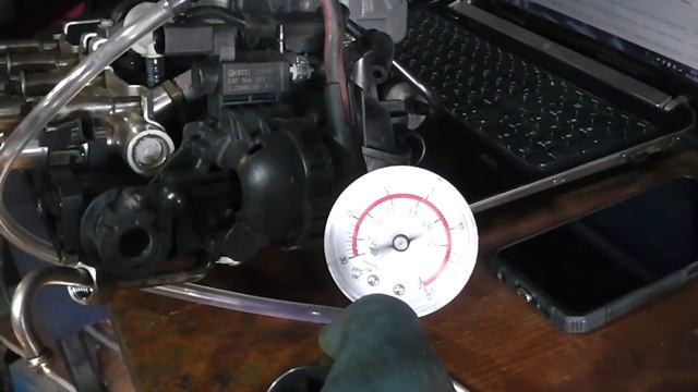 Замена датчика угла поворота впускного коллектора Passat B6 смотреть онлайн