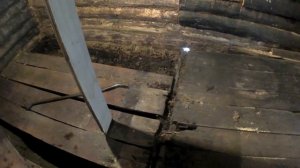 Реставрация старой бани. Как заменить сгнившие бревна на бане. Как заменить полы в бане.