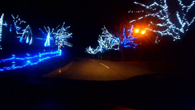 White ilumination in Santa Land, Hiroo, Hokkaido, Japan смотреть онлайн