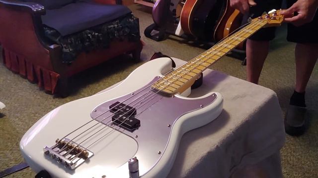 Squier P-Bass Setup смотреть онлайн