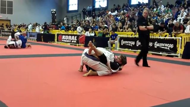 Jose Llanas (Team Tooke) vs. Shiloh Roberts (Lovato) - IBJJF Dallas Open 2012 смотреть онлайн