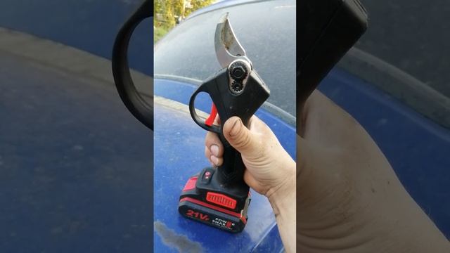 Китайский аккумуляторный секатор. включение и работа смотреть онлайн