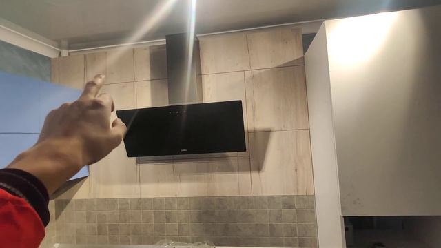 Кухня на заказ без ручек, голубой матовый, ДСП EGGER, Blum, Resopal смотреть онлайн