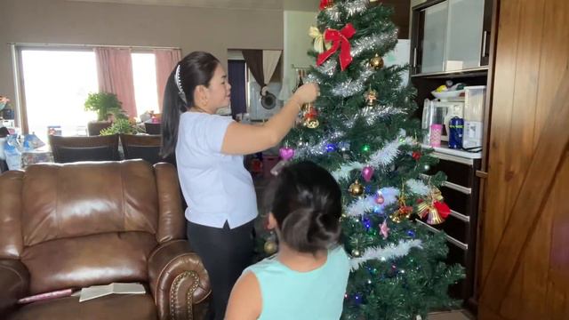 DECORATING MY SIMPLE CHRISTMAS TREE 🎄 WITH MY KIDS + LELIAN & ANTHONY FAMILY 🎄🇯🇵🇵🇭 смотреть онлайн